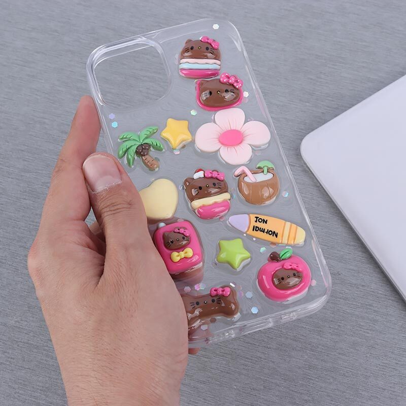 قاب Hello Kitty In The Beach آیفون iPhone 13 / 14 عروسکی برجسته - 2