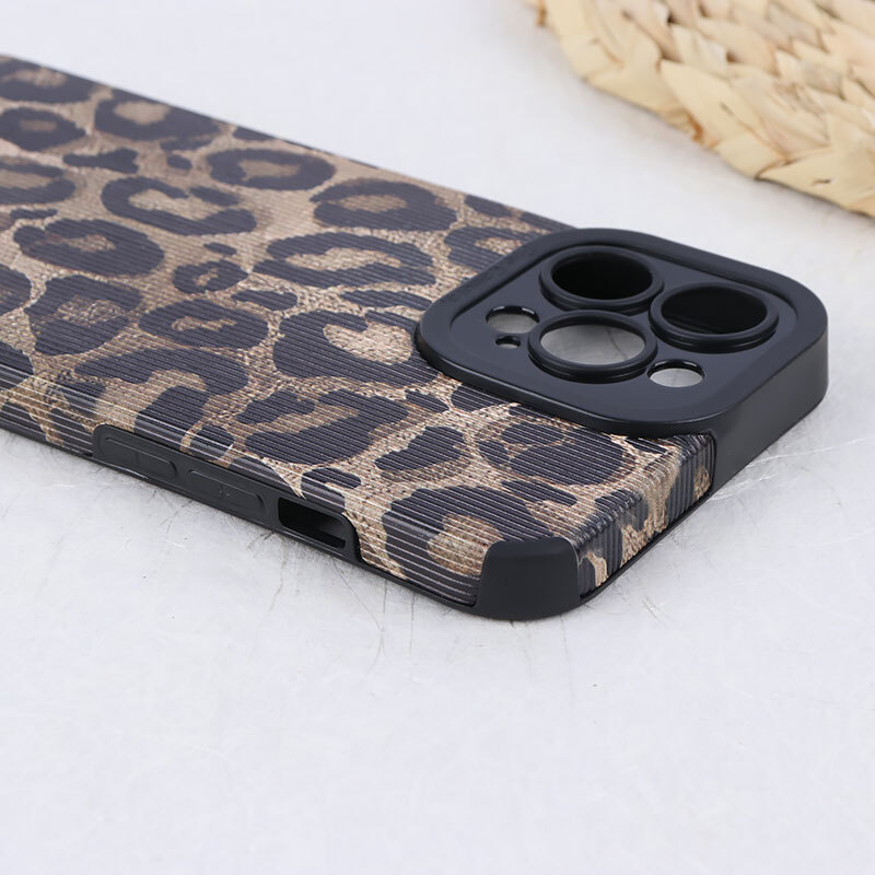 قاب کبریتی آیفون iPhone 13 Pro Max طرح پلنگی محافظ لنزدار برجسته - 4