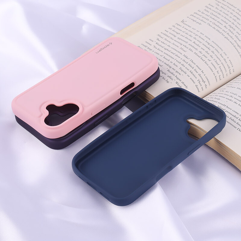 قاب سیلیکونی ژله ای Spigan آیفون iPhone 16 - 4