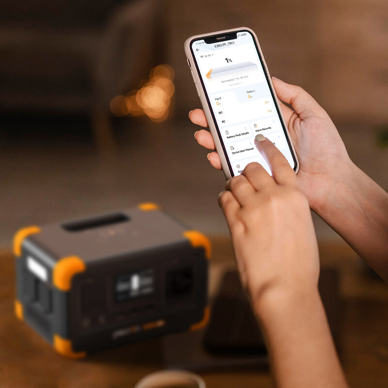 پاور استیشن پکرون E300 LFP 600W ظرفیت 15000 میلی آمپر ساعت - 5